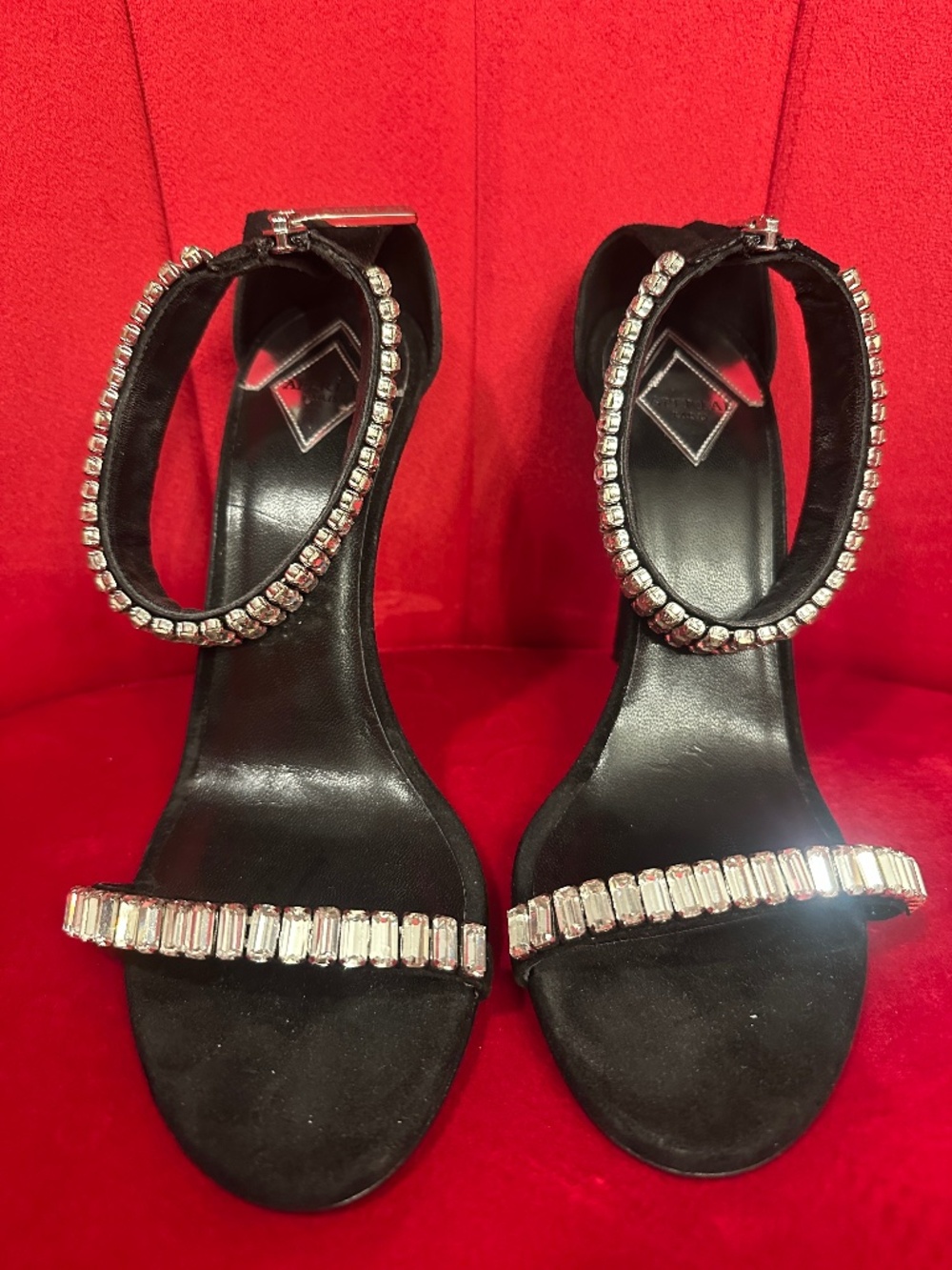 Aperlai black suede rhinestone sandals